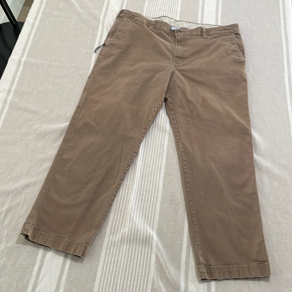 Columbia Men’s 42x30 Flex ROC pants beige/khaki straight leg. Like new condition